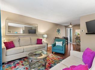 4153 Roanoke Rd APT 17, Kansas City, MO 64111