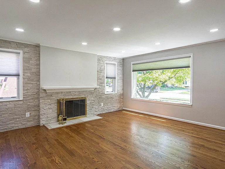 Sherwood Ct — Photo 5