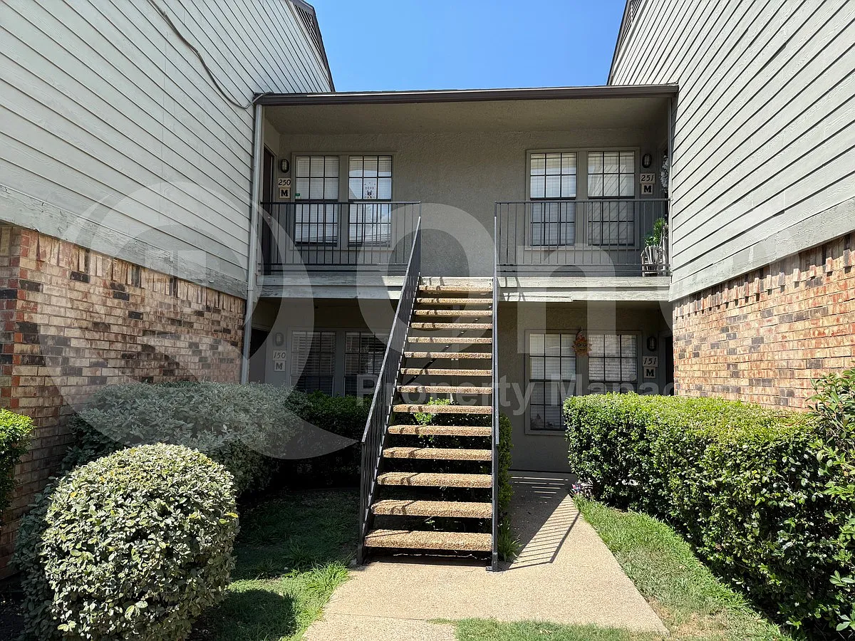 1 bed, 1.5 bath, 878 sqft, $1,500 — Photo 2