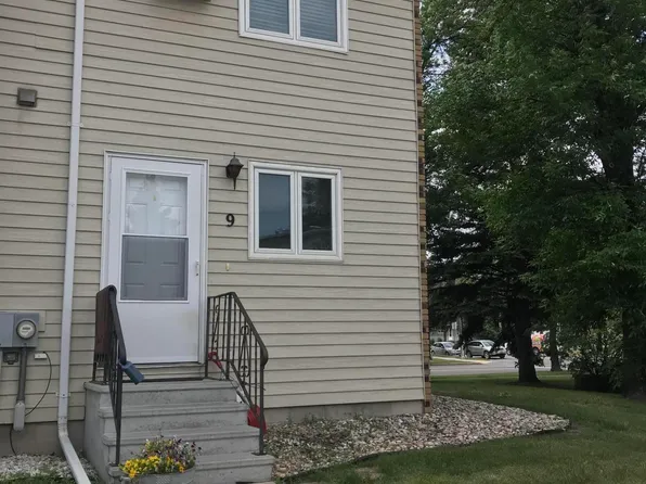 1901 24th Ave S, Grand Forks, ND 58201