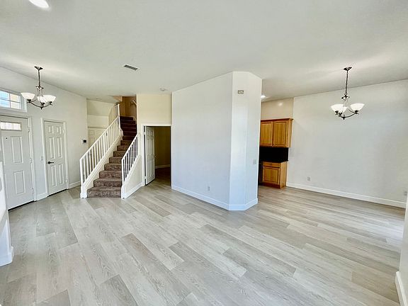 3rd image of 804 18th St