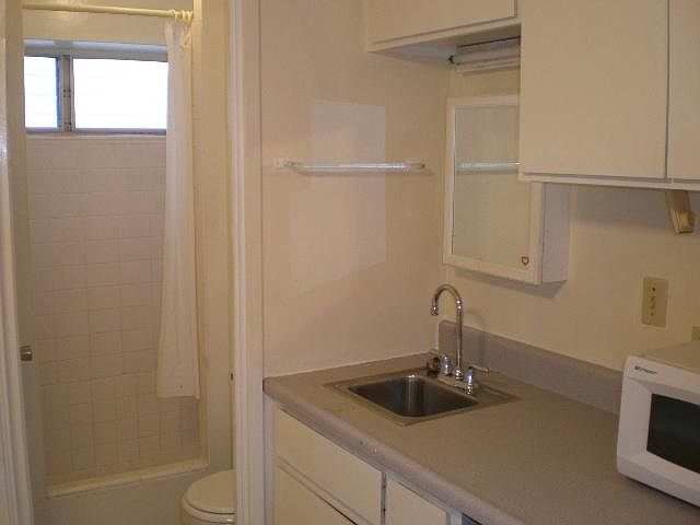 2nd image of 443 Kuamoo St APT 1A