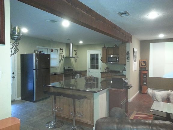 2nd image of 5908 Eisenhower Dr