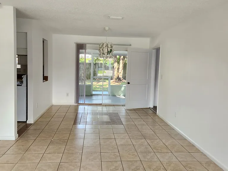 3 Spring Lane Way — Photo 11