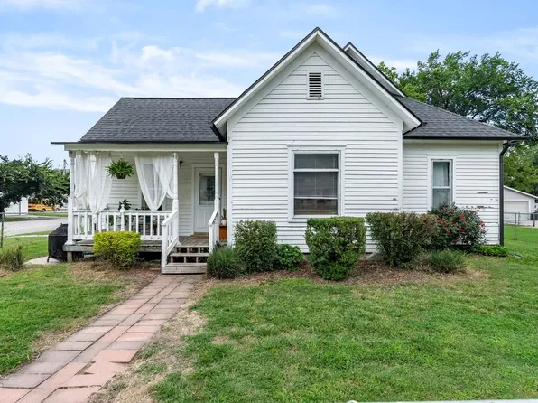 103 N Elm St, Whitewater, KS 67154