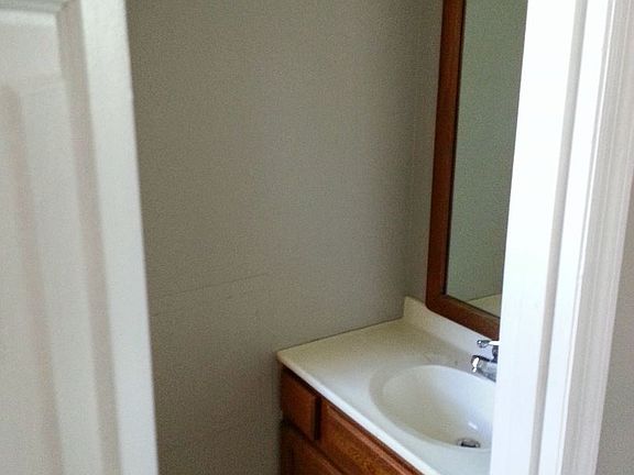 5th image of 171 Bradford Dr