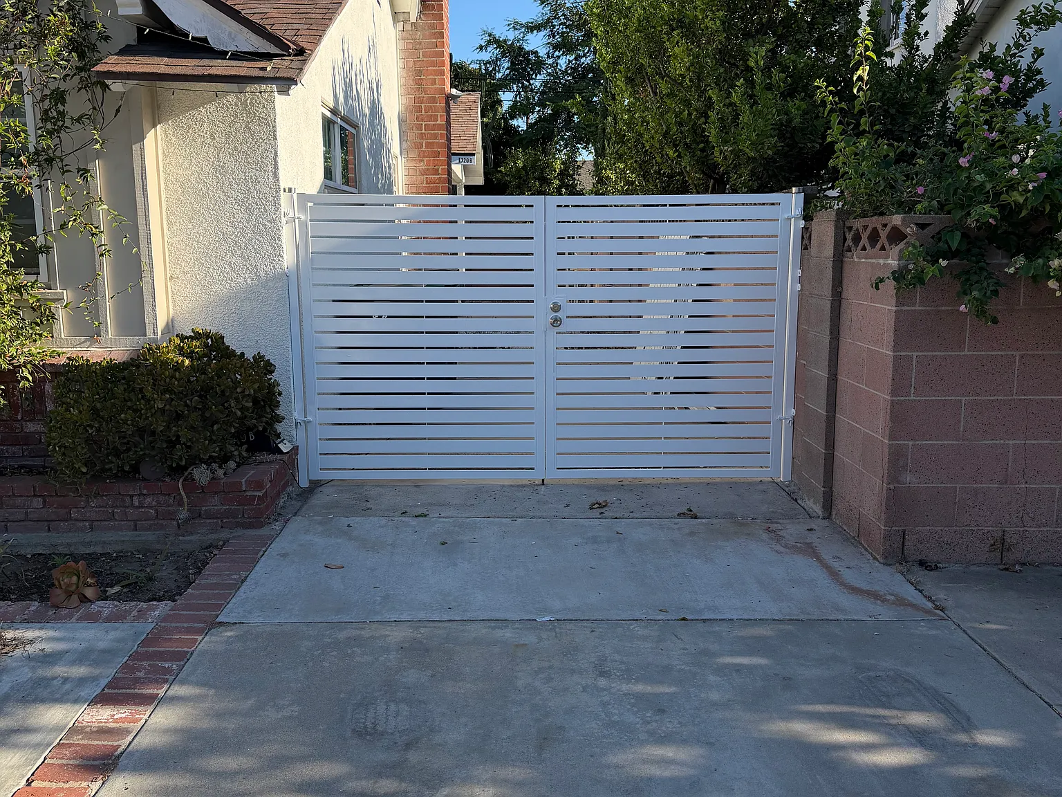 2 bed, 850 sqft, $2,700 — Photo 1
