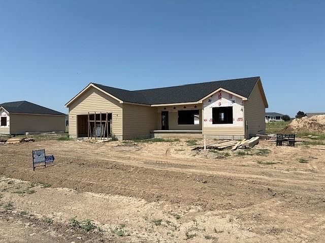 1st image of 437 Logan Dr