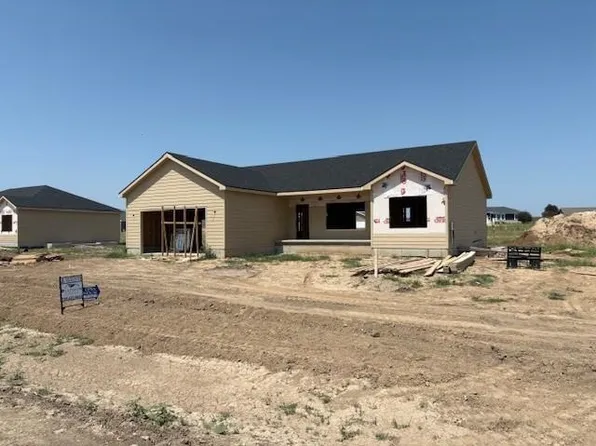 437 Logan Dr, Hays, KS 67601