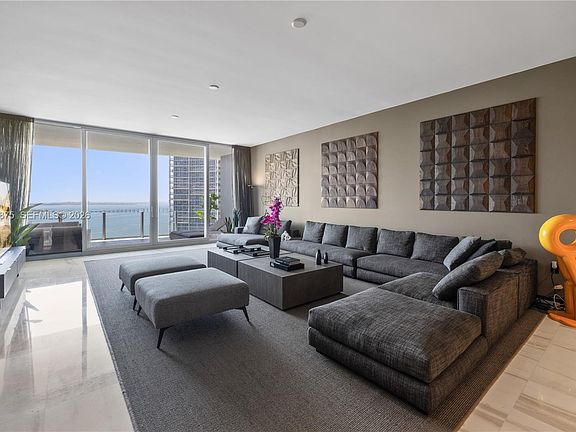 2nd image of 300 Biscayne Boulevard Way #3104