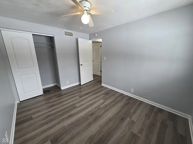 10166 Southeastern Ave — Photo 12