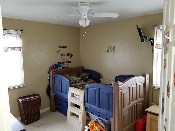 4th image of 430 Lebanon Manor Dr