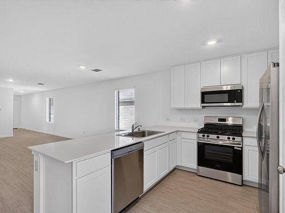 5th image of 2213 Neyland Dr
