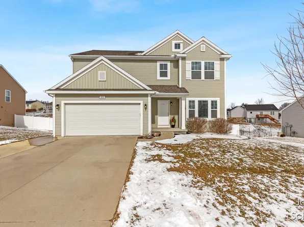 820 View Pointe Dr, Middleville, MI 49333