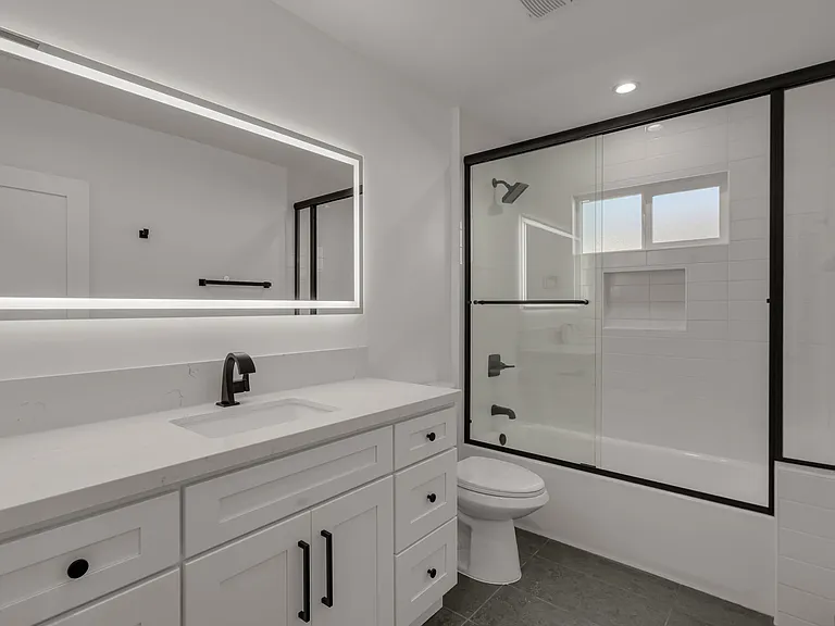 15208 Fernview St #15208 — Photo 7