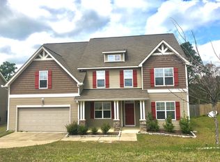 486 Heathrow Dr, Spring Lake, NC 28390