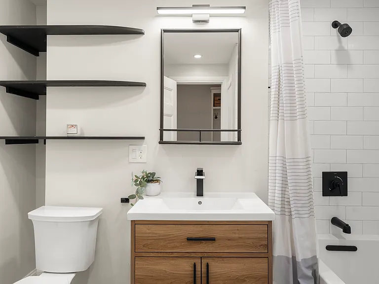 1011 Beacon St #4 — Photo 4