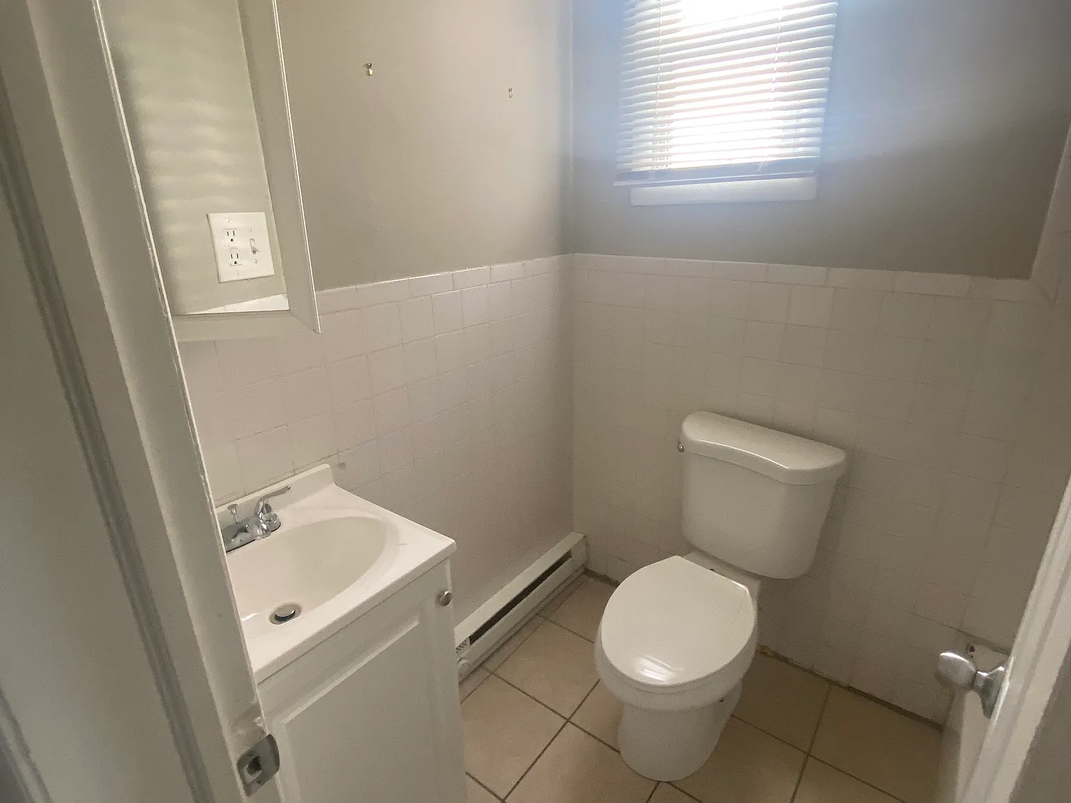 618 E Clementine St — Photo 4