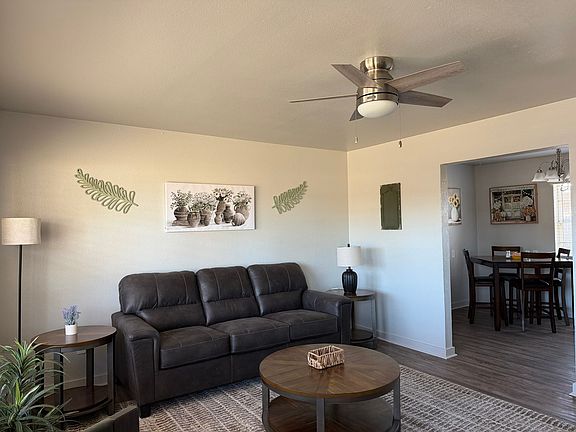 2nd image of 900 W Manana Blvd