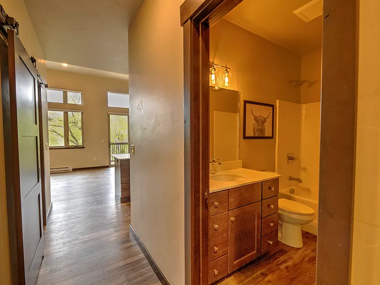 320 Fox Springs Cir #303 — Photo 10