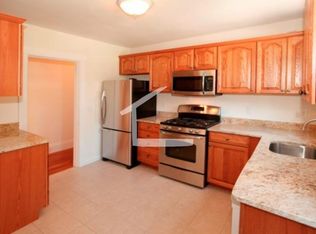 515 Heath St #1, Chestnut Hill, MA 02467