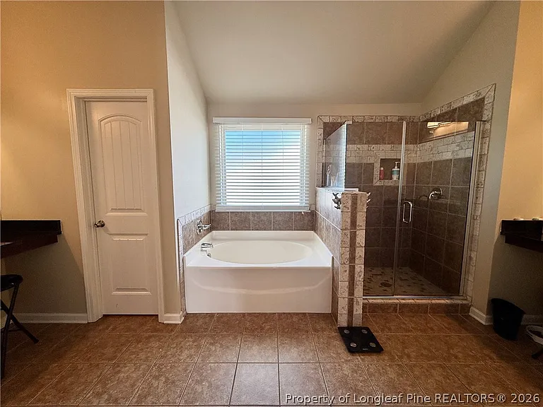 642 Regimental Dr — Photo 39