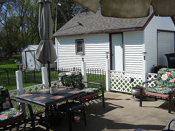 patio and single garage
