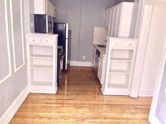 3rd image of 6822 N Ashland Blvd #2