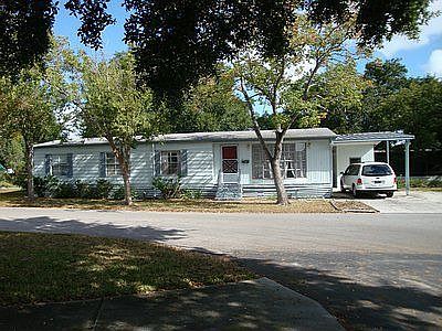 1st image of 903 Laura St