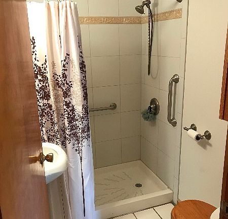 5th image of 3037 Scott Dr