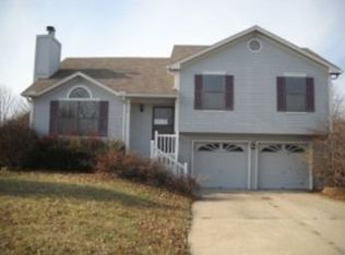 112 SE Topaz Dr, Lees Summit, MO 64063