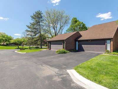 3140 Lindenwood Dr, Dearborn, MI, 48120