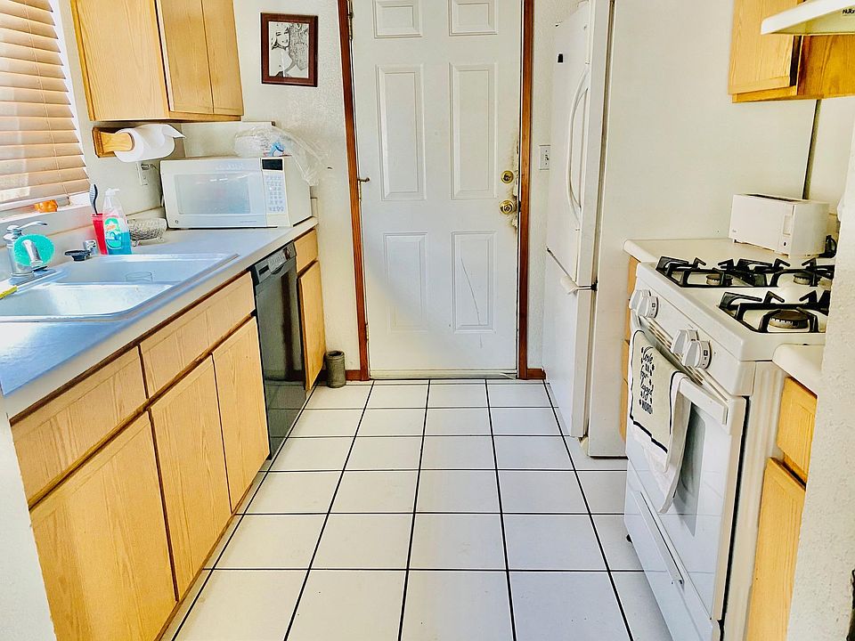 2nd image of 1443 W Avenue H8