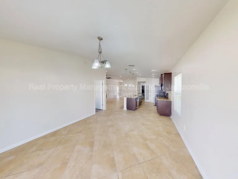 630 Glendale Ln — Photo 10