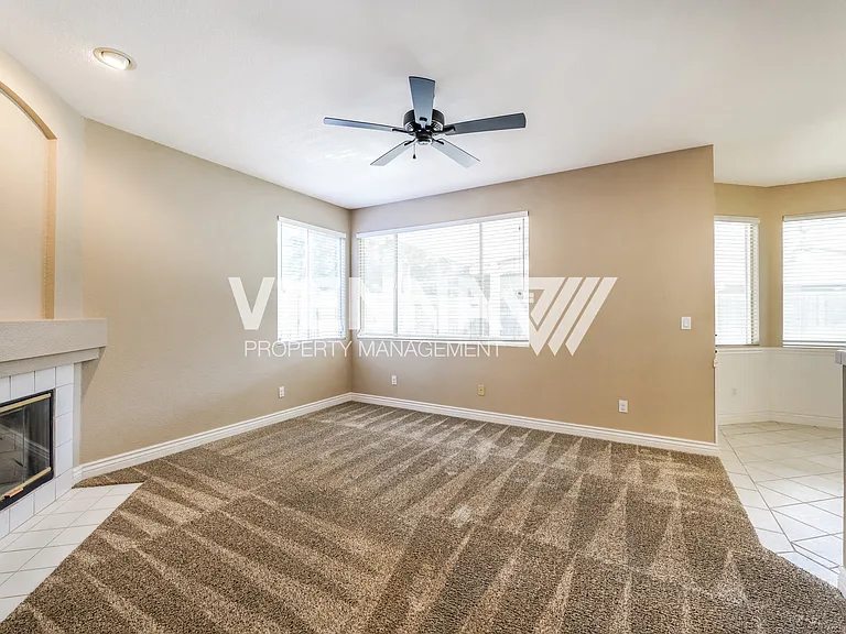5308 Heritage Ct — Photo 10