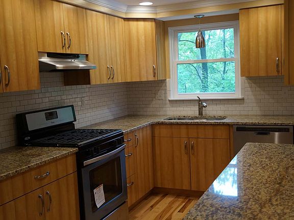 4th image of 132 Marlow Dr