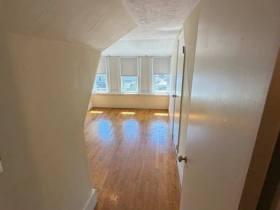 137 Merriam Ave #2