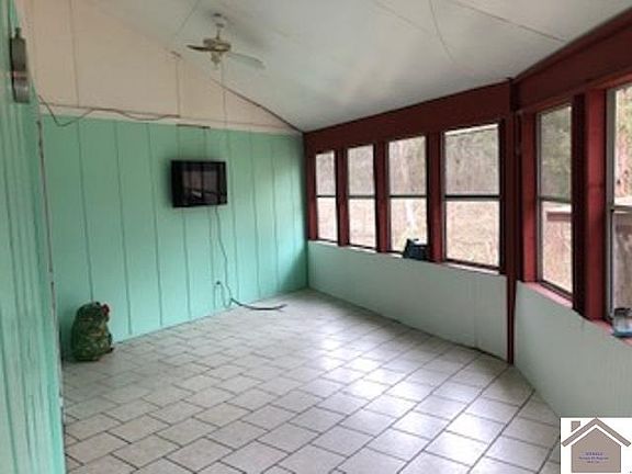 4th image of 400 Green Acres Ln