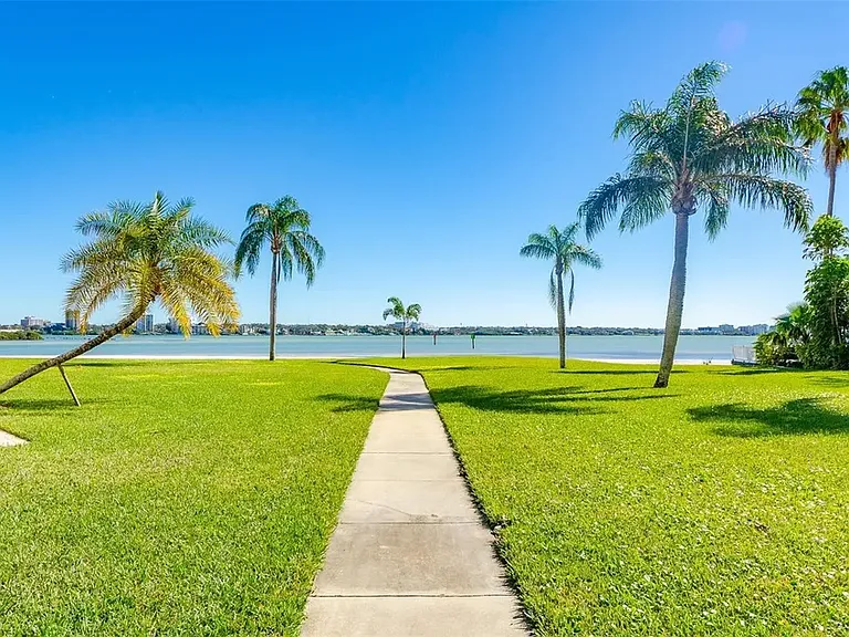 895 S Gulfview Blvd #202 — Photo 41