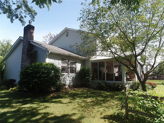 2nd image of 54 Canterbury Trl