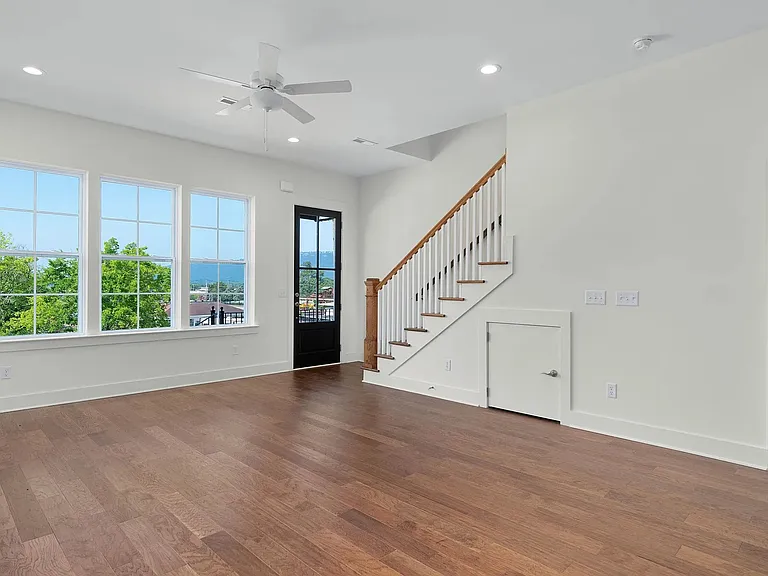 829 S Greenwood Ave #117 — Photo 3