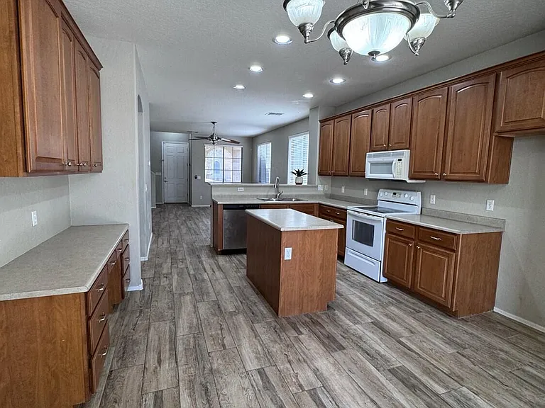 3670 E Warbler Rd — Photo 2