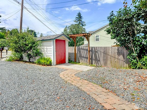 5th image of 1305 Vernon Road