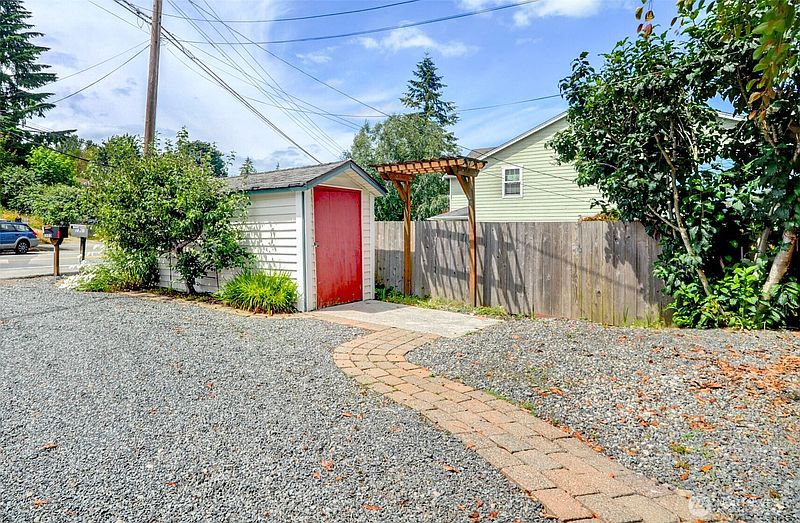 5th image of 1305 Vernon Road