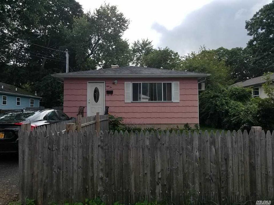 2nd image of 52 Andrews Ave