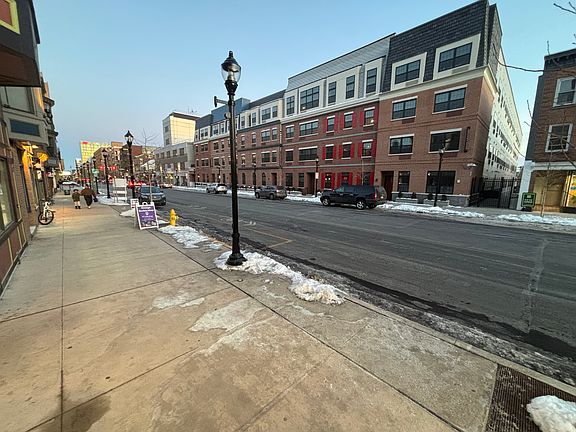 2nd image of 1031 W Hamilton St #S