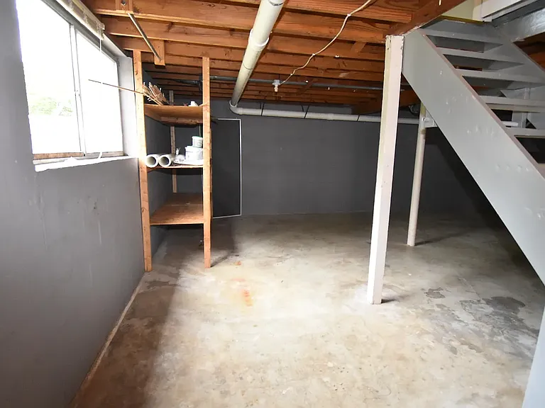 433 Anniston Dr — Photo 12