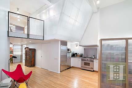 3rd image of 377 W 11th St APT 1A