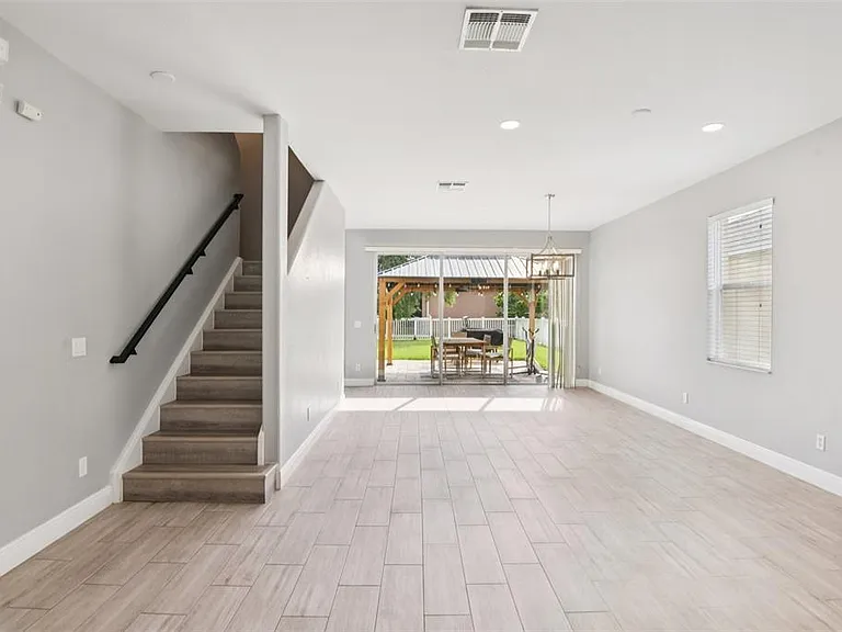 20721 Whitewood Way — Photo 10