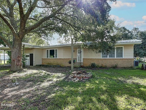 2nd image of 1001 Mimosa Lane Ln